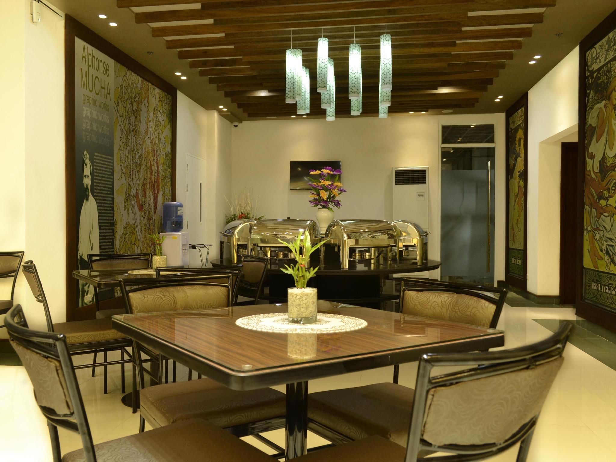 Eurotel Vivaldi Araneta Quezon City Exterior foto